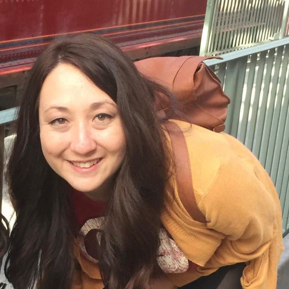 Meet your Posher, Gloria - Picture 1 of 1